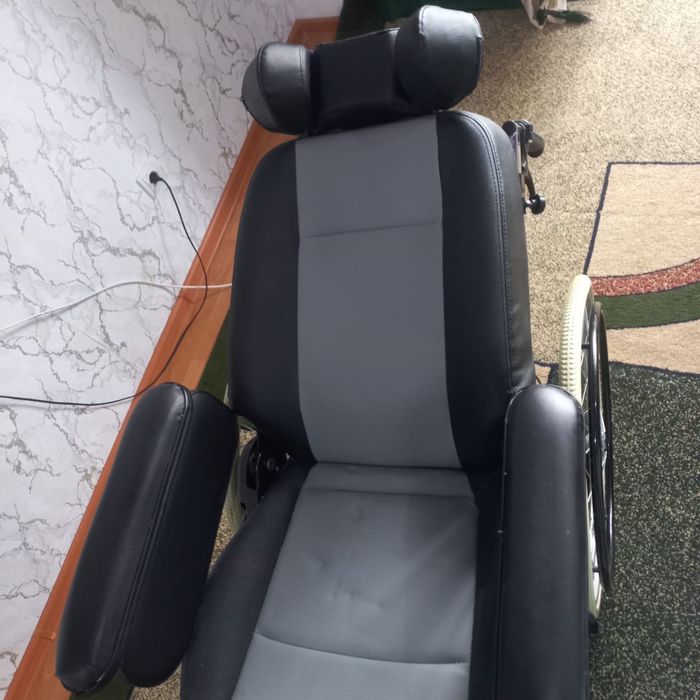 Продам инвалидную коляску (новая)