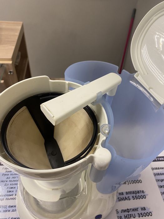 Продам кофеварку Tefal!