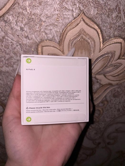 Vând căști AirPods Gen 4 noi nouțe