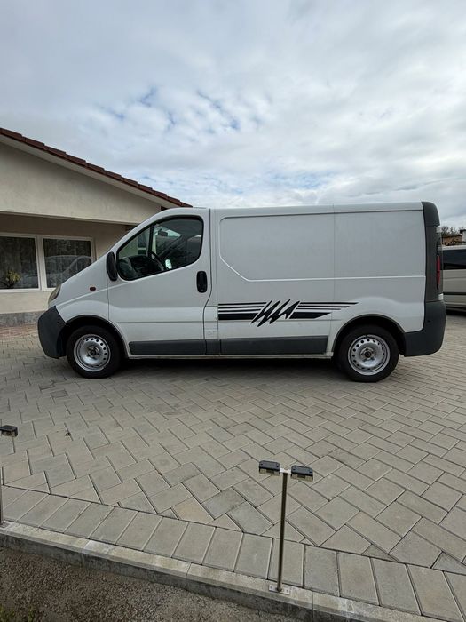 RENAULT Trafic 0 — imagine 3