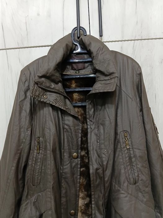 Прекрасно яке тренч