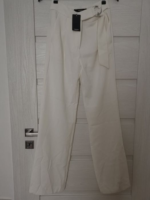 Стилен панталон Mango