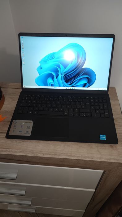 Dell Inspiron ( i3 gen11, 8 Gb ddr4, ssd NVMe 256 gb, baterie 4 ore)