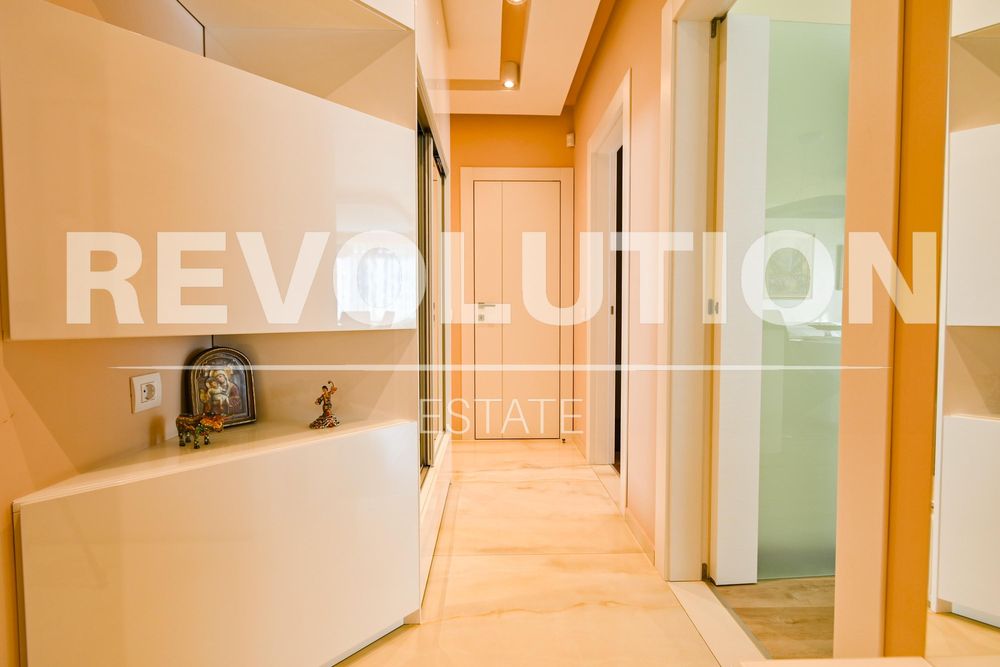 Дава се под наем Тристаен апартамент в София, Център - 119 кв.м за 1200 € - Снимка #7