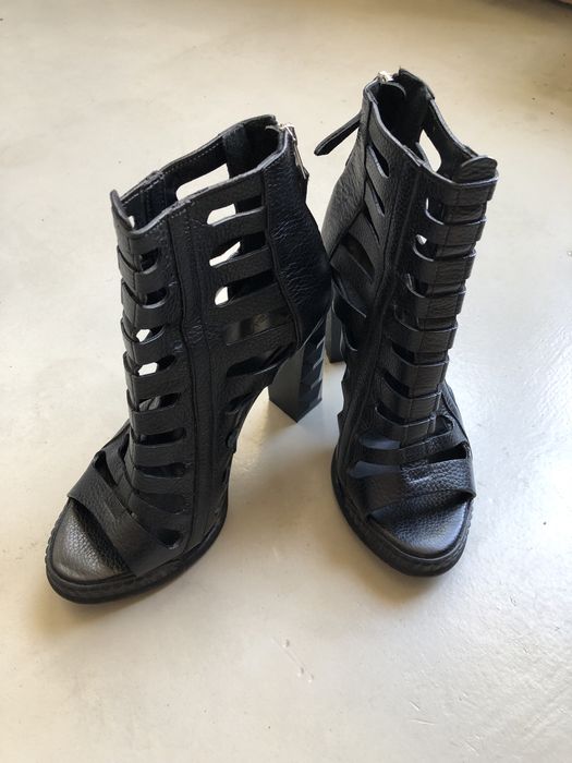 Черни обувки на ток Bianki