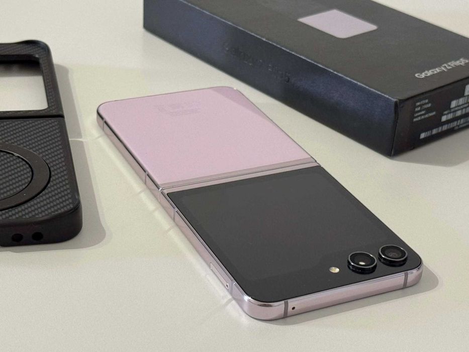 Бартер! Перфектен! Samsung Galaxy Z Flip 5 512/8GB Levender (Лилав)