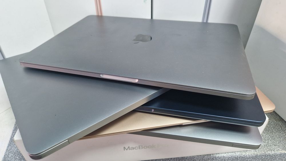 Apple MacBook - заключени, за части