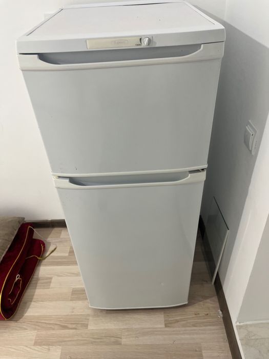 Холодильник  белый