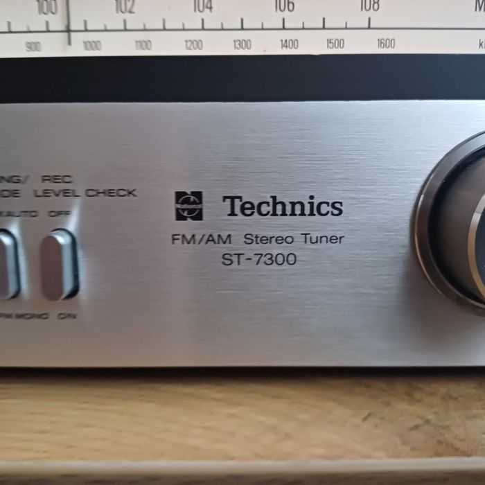 Продам тюнер Technics ST-7300