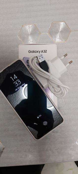 Продам телефон Самсунг