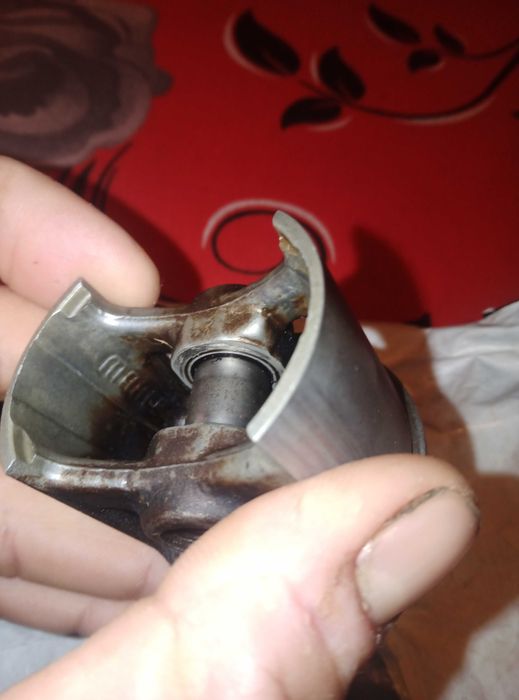 Piston original mahle Husqvarna 262 xp pentru piese originale