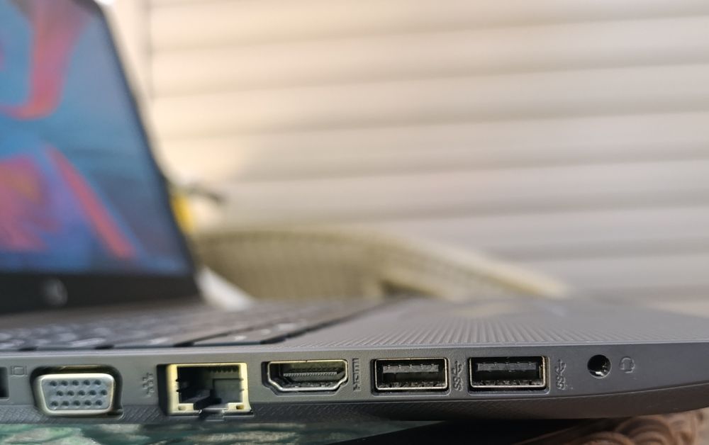 HP 255 G6 15.6" 512 GB Нова батерия Отлично състояние