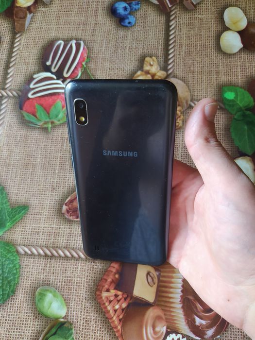 Продавам Samsung A10