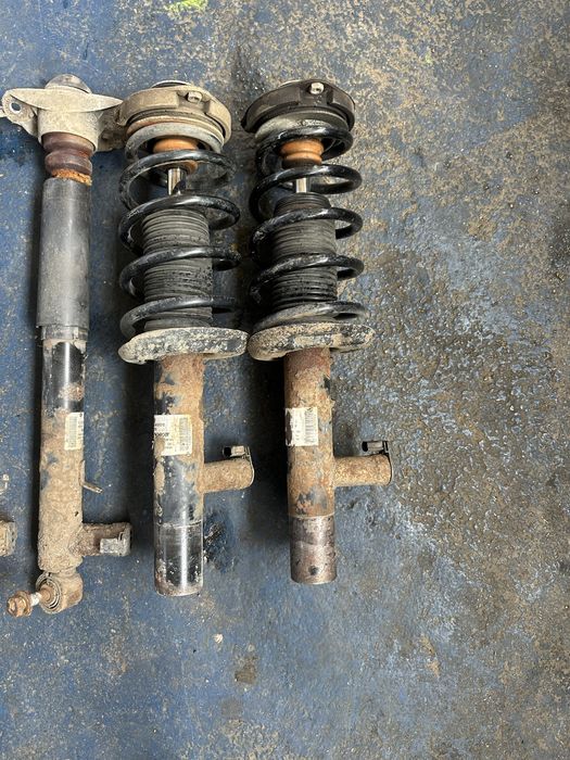 Amortizoare electrice dcc arcuri passat cc b6 b7 golf