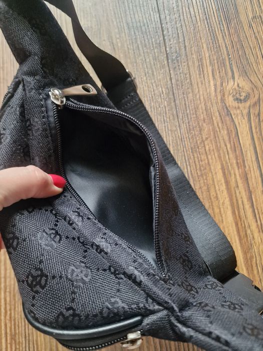 Страхотна мъжка малка чанта  , малък размер