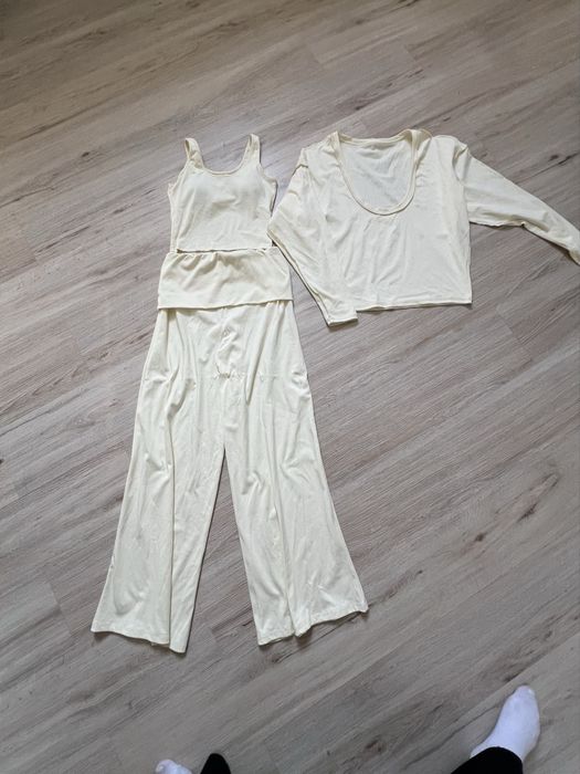 продается женские вещи