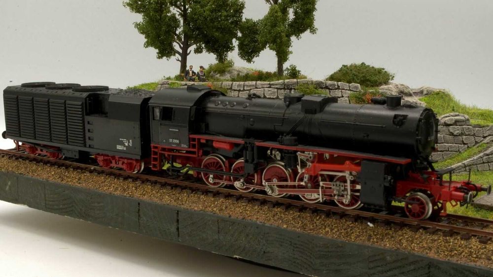 Locomotiva  cu abur BR52 Kondenstender Piko scara ho