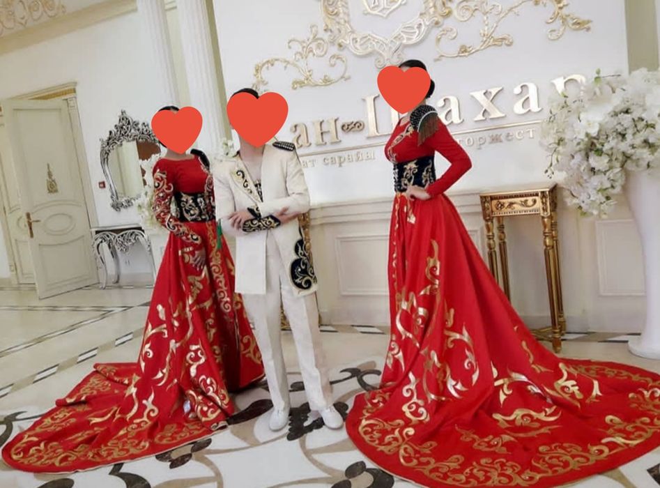 Продам сценические костюмы