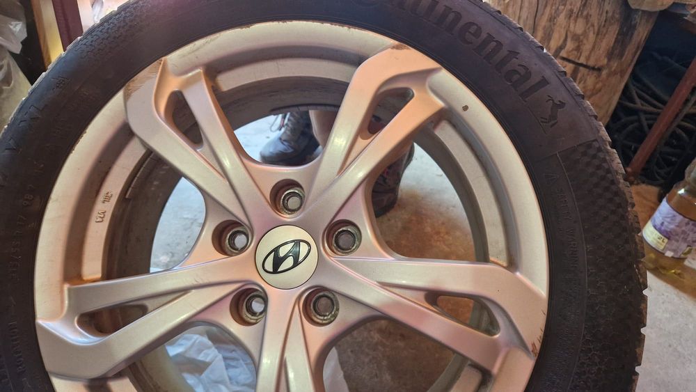 Vand set 4 jante aliaj cu anvelope de iarna Continental pt Hyundai Kona R17