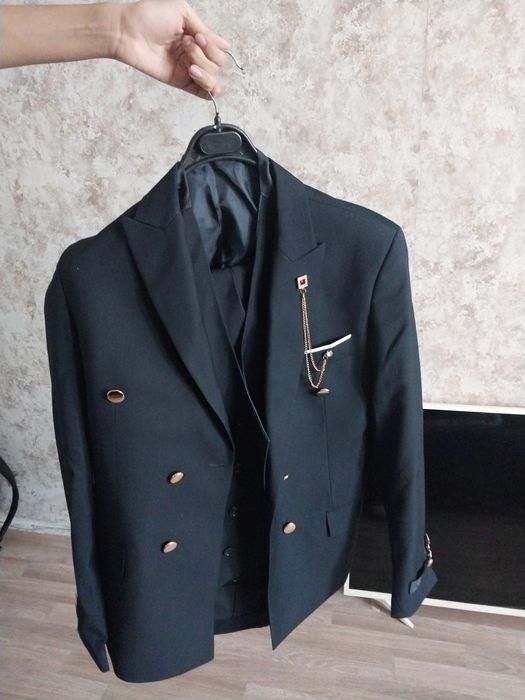 Мужской костюм тройка