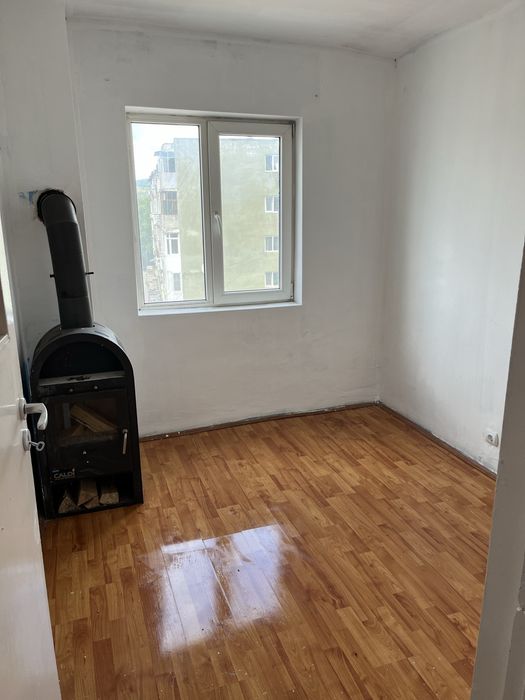 Apartament cu trei camere de vanzare in Alesd