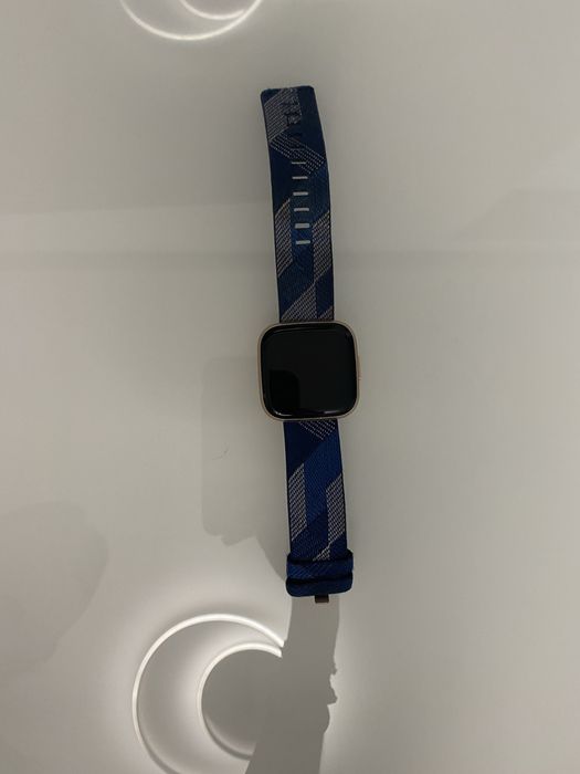 Smart часовник  Fit bit  Versa 2