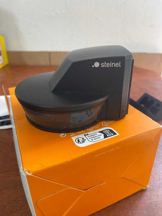 Detector de mișcare cu infraroșu Steinel sensIQ alb, 300° | Senzor de 20 m, 2500 W, iluminare continuă, suport de perete pentru colț