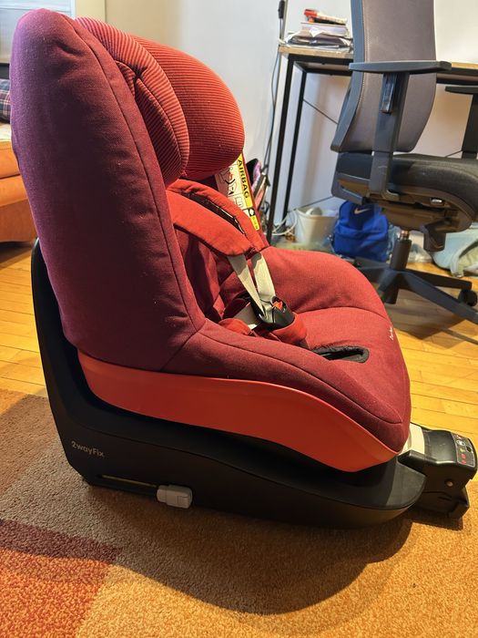 Set Maxi-Cosi 2wayPearl + Bază ISOFIX 2wayFix