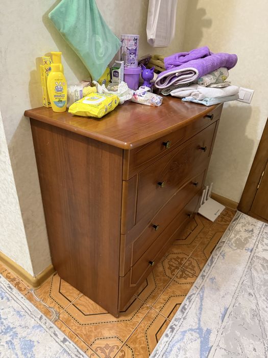 комод с зеркалой