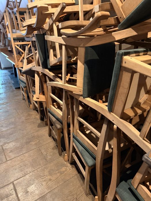 Стол 20 €/ маса 70€/ диван 80€/ щъркел 15€/