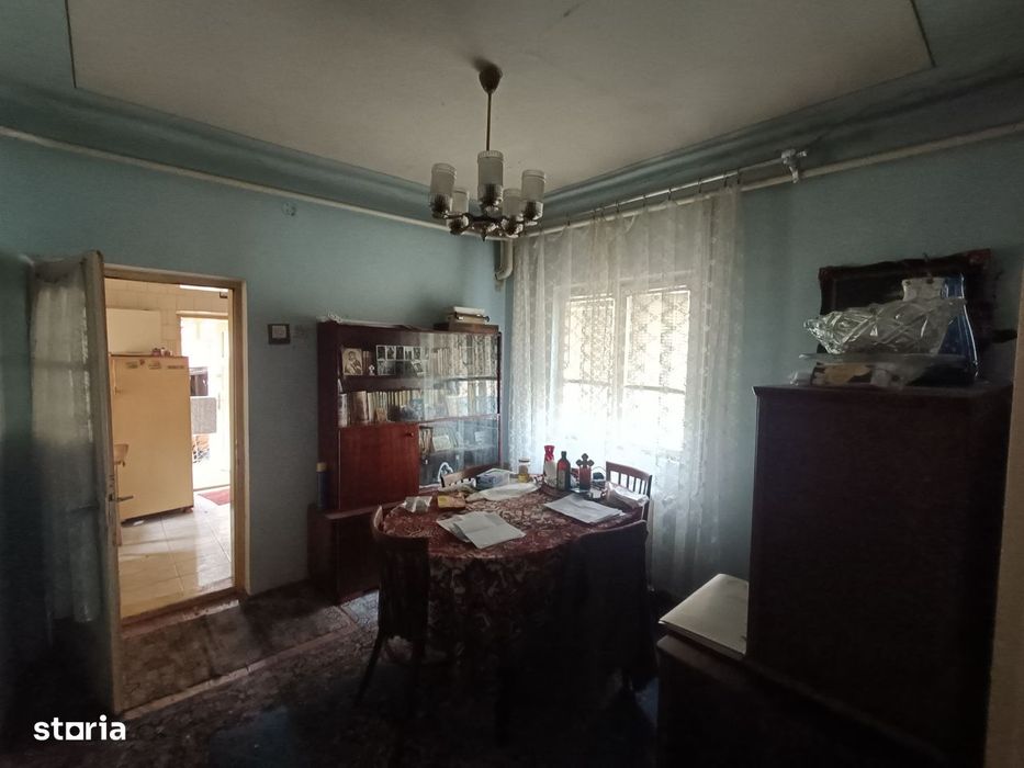 Proprietar vând teren 532 mp cu casă zonă centrală Rm. Vâlcea (zona A)