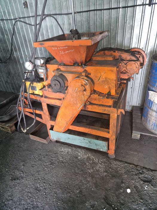 Брикетный формомочный станок