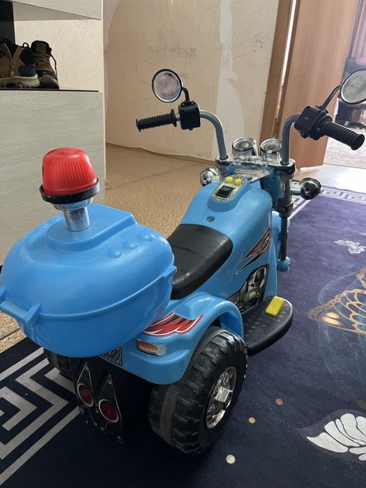 Детский электроскутер