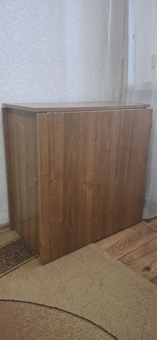 Стол- тумба б/у в нормальном состоянии