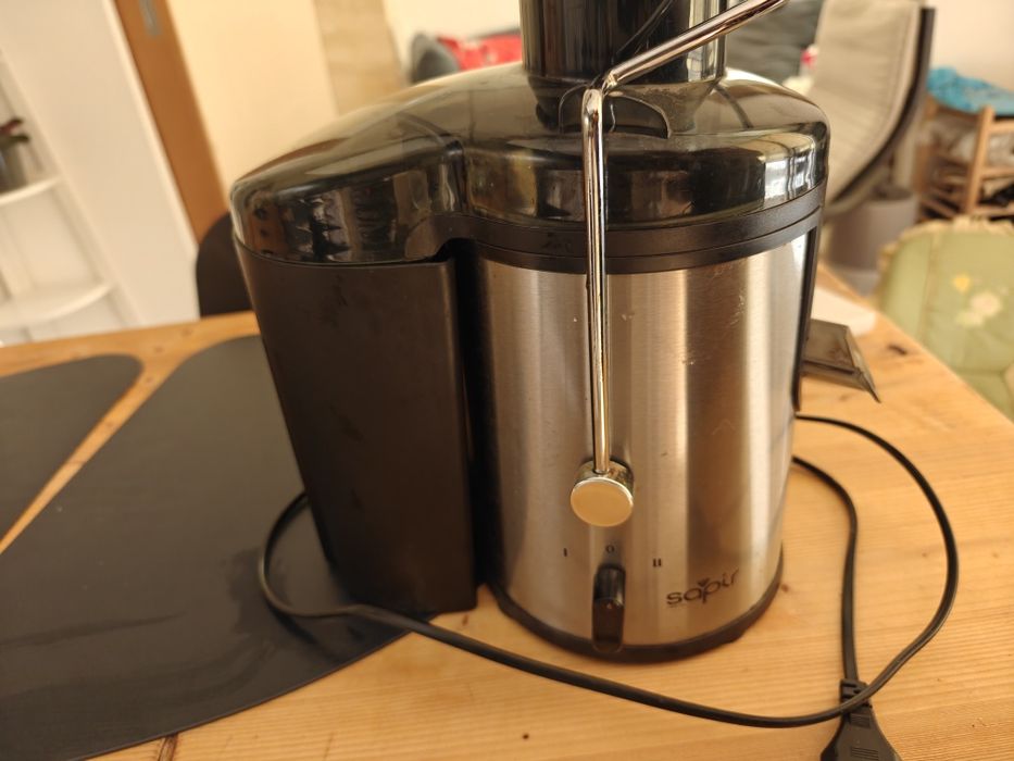 Мощна сокоизстисквачка Sapir (600W), инокс – отлично състояние
