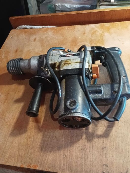 Ferm EBF-850K кабелна перфораторна бормашина (3,3 J)