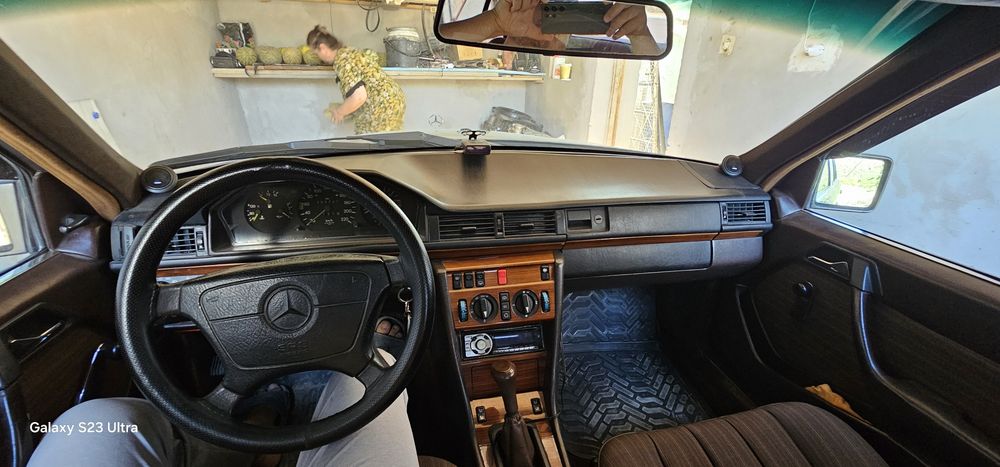 Mercedes benz w124