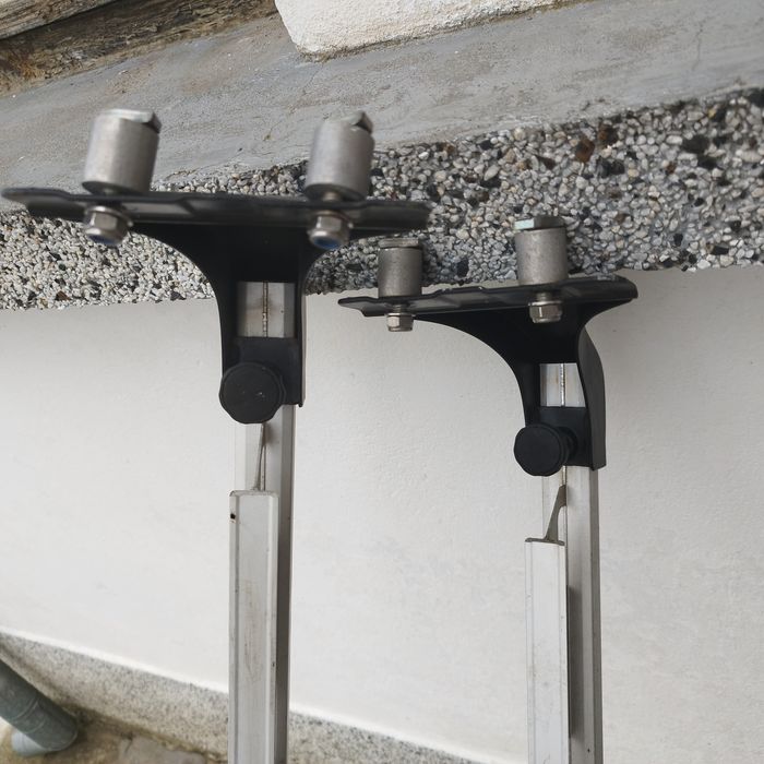 Продавам оригинални алуминиеви напречни греди .