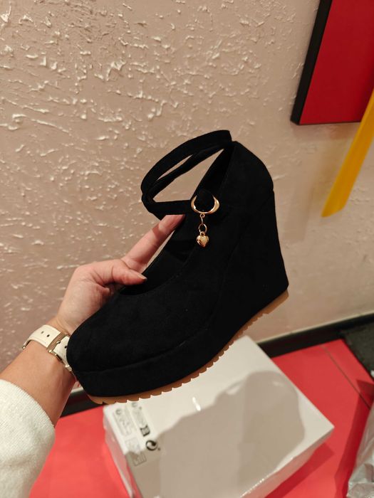 Обувки на платформа