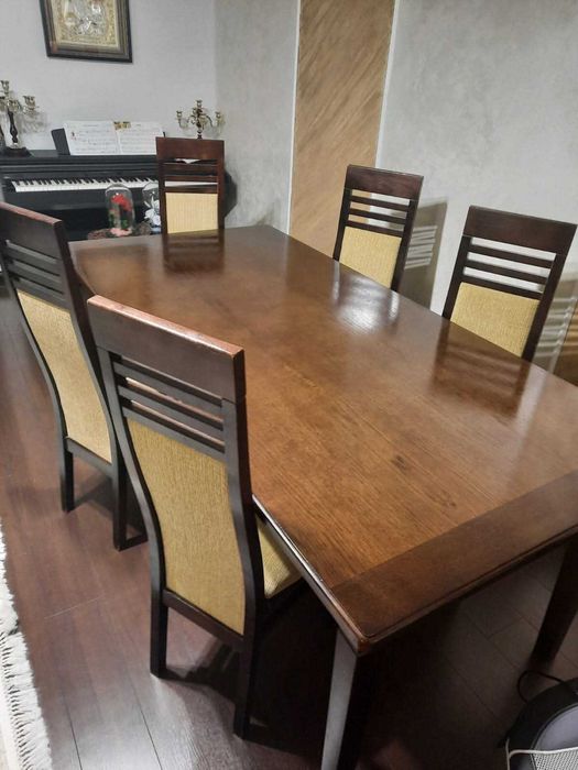 Masa de lemn masiv cu 6 scaune