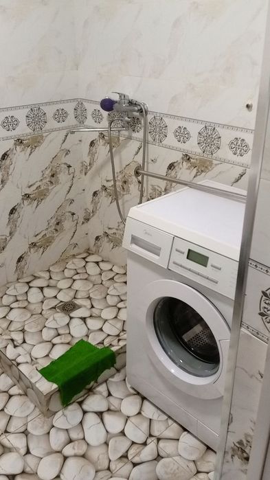 Зангиота Бек Барака ситида 2 хонали квартира ижарага берилади. 350 у.е