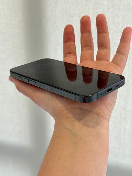 iPhone 15 Pro 256GB в отличном состоянии!