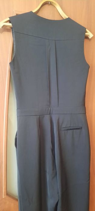 Продам комбинезон черного цвета