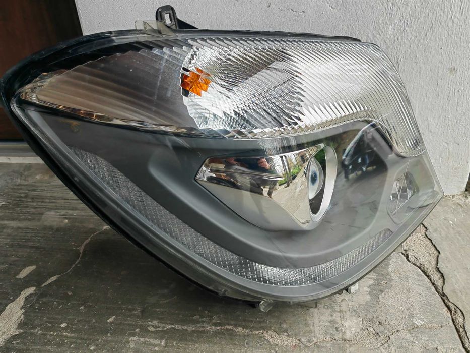 Фар Mercedes Sprinter W906 LED Bi-Xenon/Фар Мерцедес Спринтер Оригинал