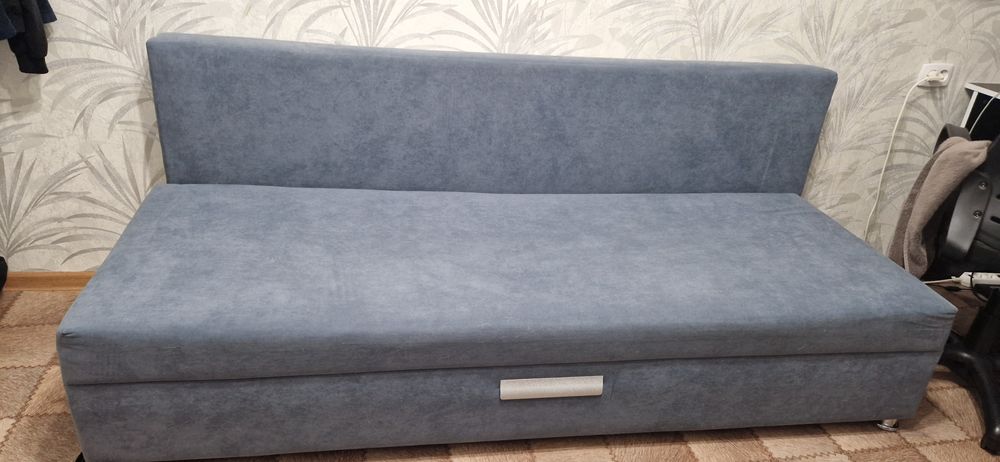 Продам два дивана б/у