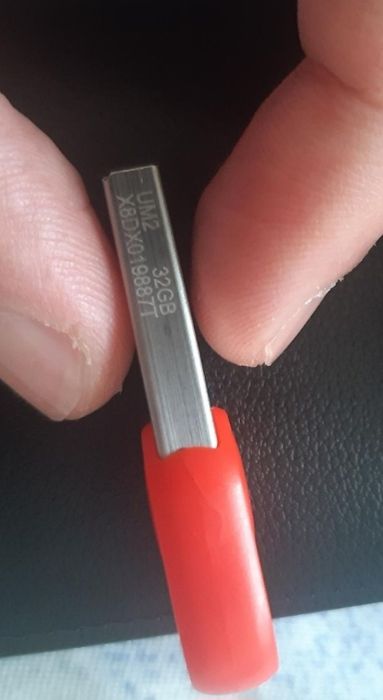 Продам флешку 32GB