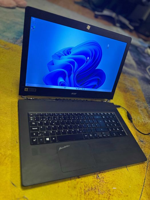 laptop Acer Vn7 - 791 , 17.3 led, 2 gb video, , 8 gb ram