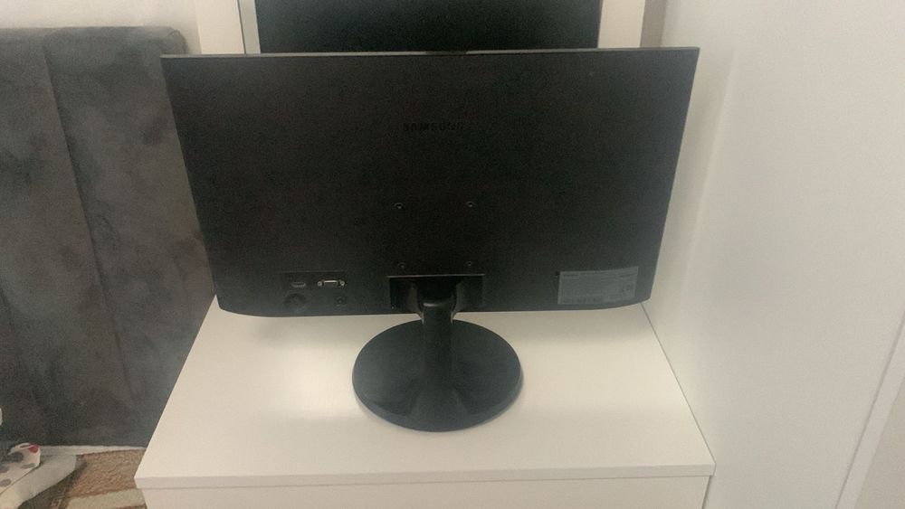 Монитор б,у в отличном состоянии