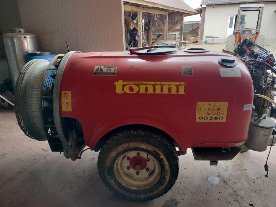 Pompa de stropit atomizor