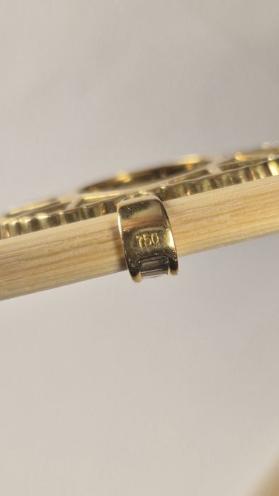 Золотой кулон с брилиантами